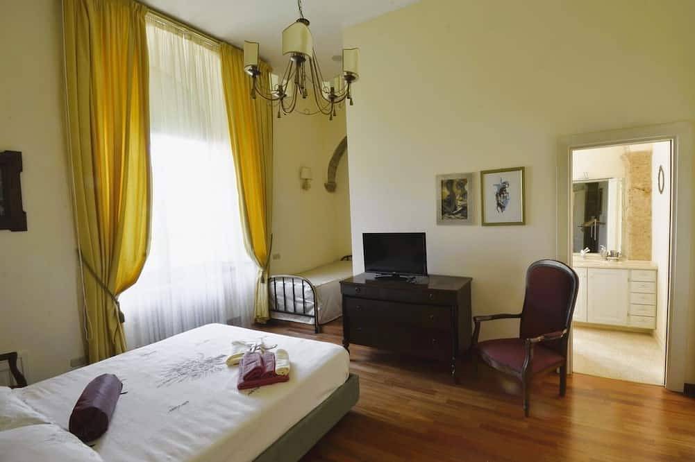 Ganze Wohnung, Casa Antica ed Elegante in Pieno Centro Storico in Arpino, Frosinone Provinz