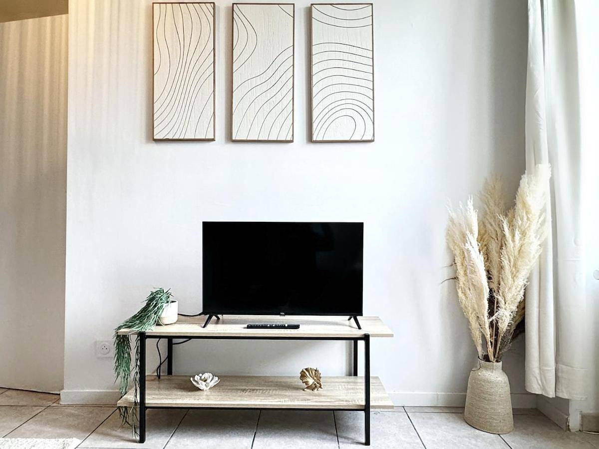 Appartement entier, Suite Sacramento - Check in h24 - Wifi in Oullins, Lyon et ses environs