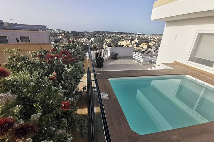 Gîte pour 6 personnes, avec piscine dans Sannat