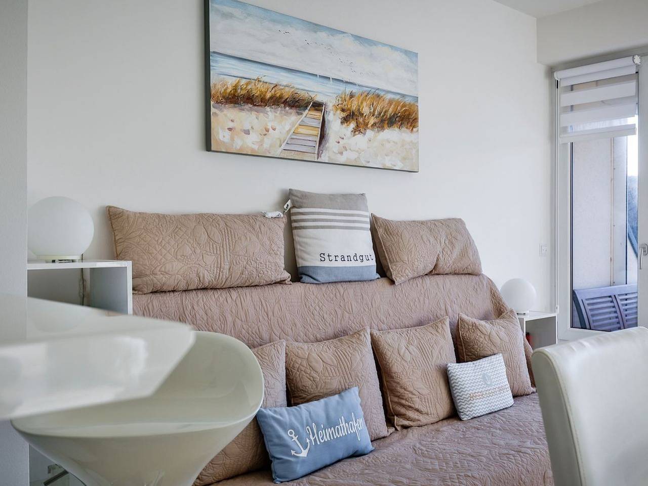 Ganze Ferienwohnung, Haus Delphin - Modernes 1-Raum-Appartement in absolut strandnaher Lage mit Westbalkon. in Hörnum, Sylt