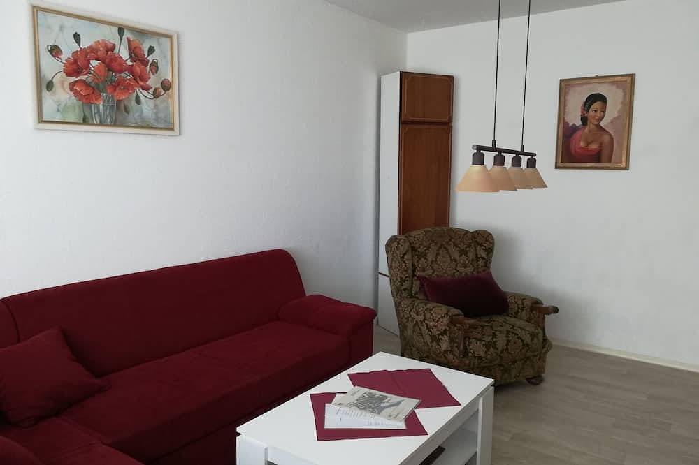 Ganze Wohnung, Gemütliche Ferienwohnung mit Blick auf die Weinberge in Top-Lage in Radebeul, Meißen Region