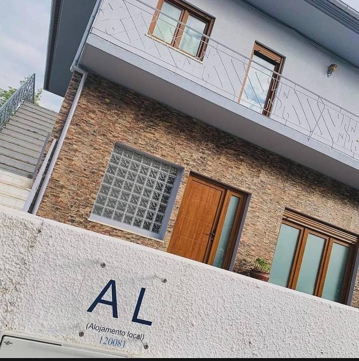 Location de vacances pour 7 personnes, avec vue ainsi que jardin et bassin pour enfant, adapté aux familles dans Mogadouro