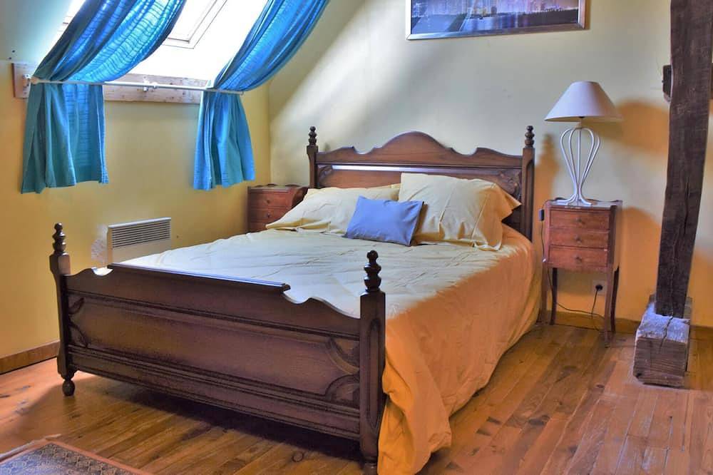 Cozy home in Janville with Wifi in Saint-Martin-des-Marais, Región de Caen