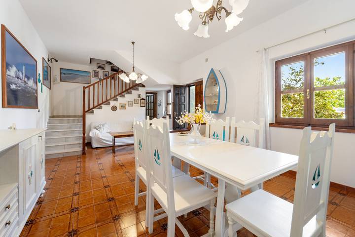 Ganze Wohnung, Ferienwohnung '2' mit Gemeinschaftsgarten, Balkon und Klimaanlage in San Giovanni Suergiu, Sulcis Iglesiente