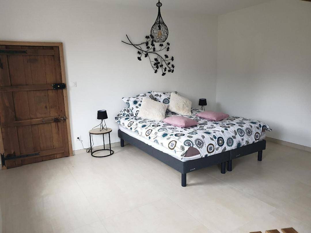 Family Room with Private Bathroom in Potelle, Avesnes-sur-Helpe