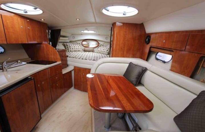Bateau pour 4 personnes, avec vue