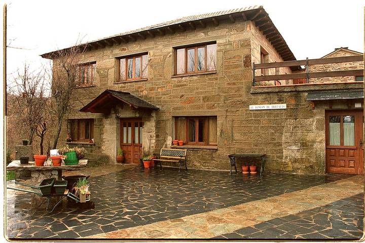 Casa rural para 4 personas, con Terraza y Jardín además de Piscina y Vistas en Sanabria (Zamora)