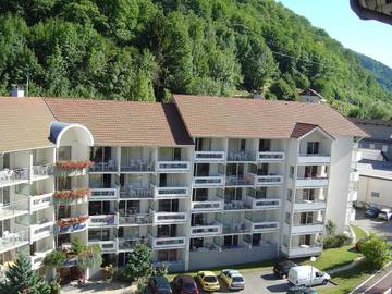 Gîte pour 4 personnes, avec balcon ainsi que piscine et vue dans Thermes d'Allevard