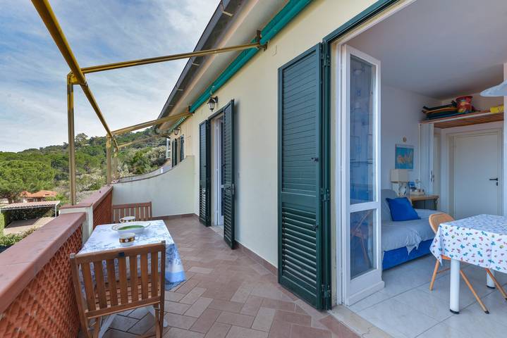Casa de vacaciones 'Appartamento Belvedere' con vistas al mar, terraza privada y Wi-Fi in Marciana Marina, Archipiélago Toscano