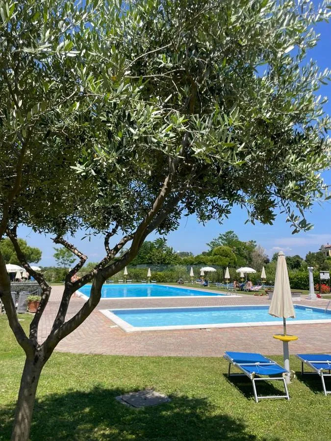 Apartamento de vacaciones para 10 personas, con piscina para niños además de jardín y piscina - 1