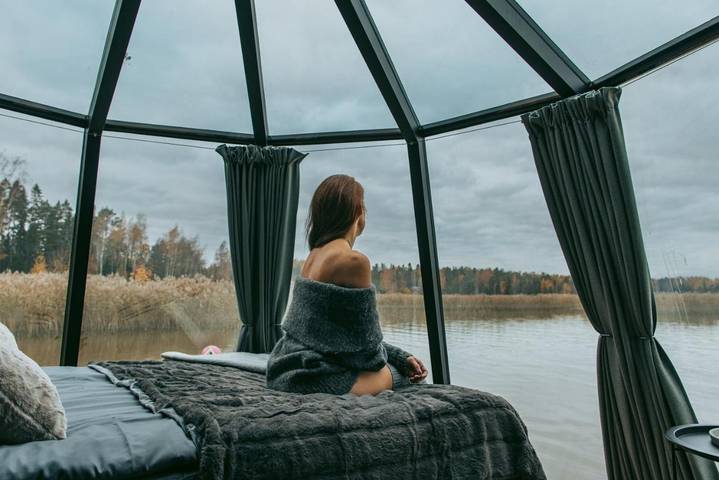 Appartement de vacances pour 2 personnes, avec vue et terrasse ainsi que sauna et piscine