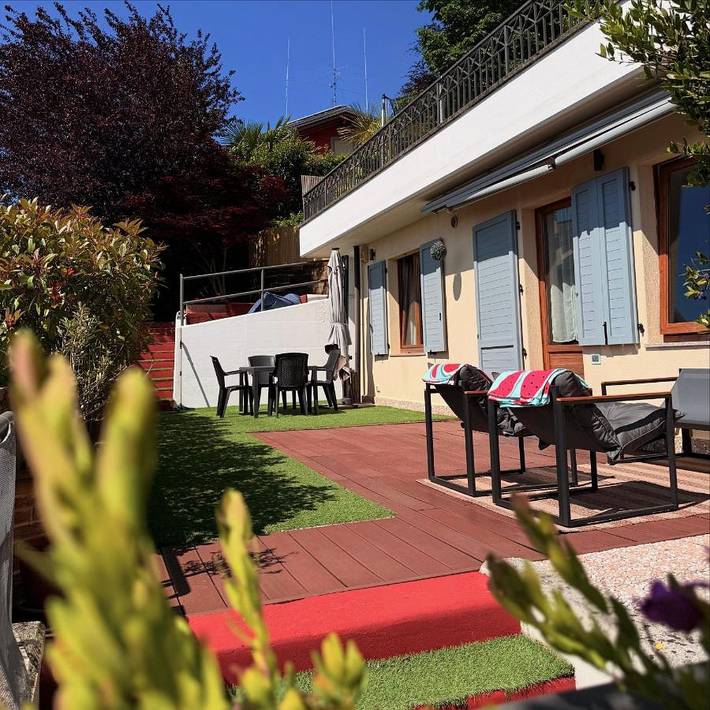Appartamento per 4 persone, con Balcone e Terrazza nonché Giardino e Sauna a Alzano Lombardo