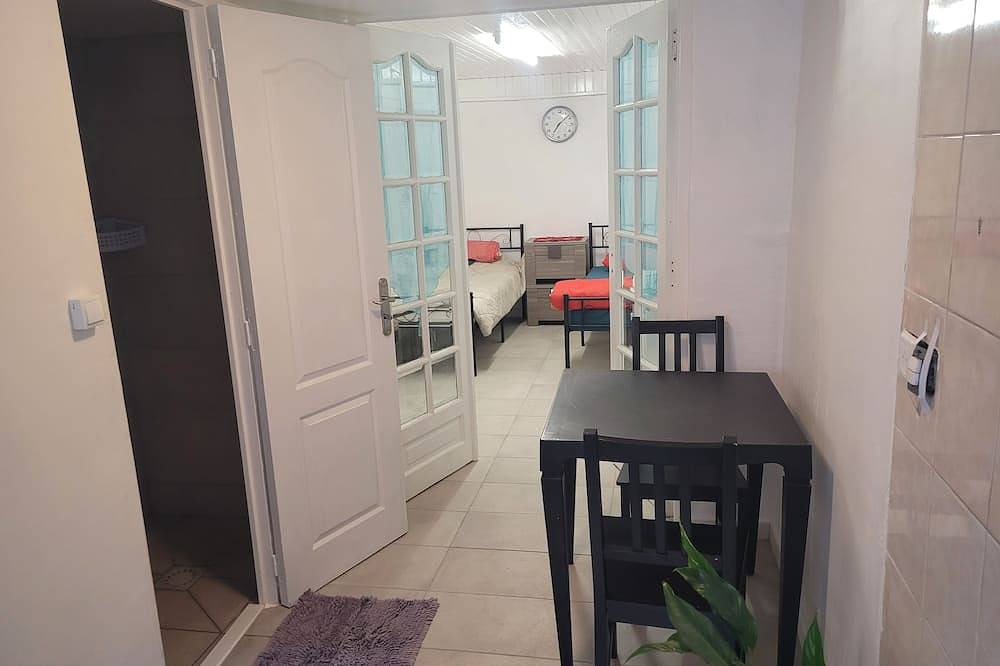 Appartement entier, Grand studio in Goussainville, Val-d'Oise