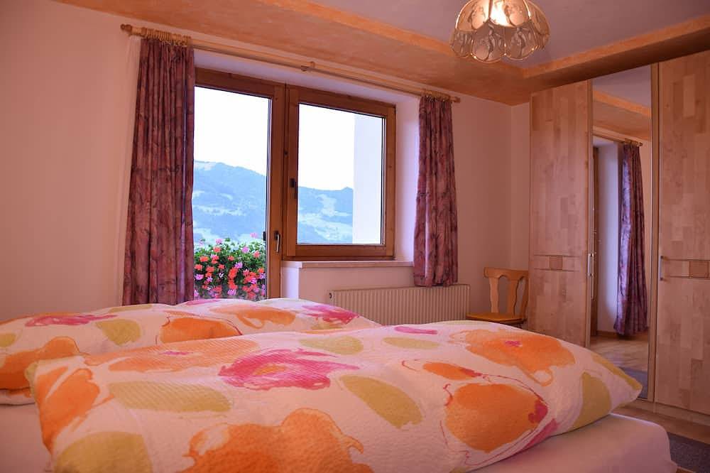 Ganze Wohnung, Ferienhaus in ruhiger sonniger Lage mit Blick auf die Zillertalerbergwelt, Wlan in Hart im Zillertal, Bezirk Schwaz