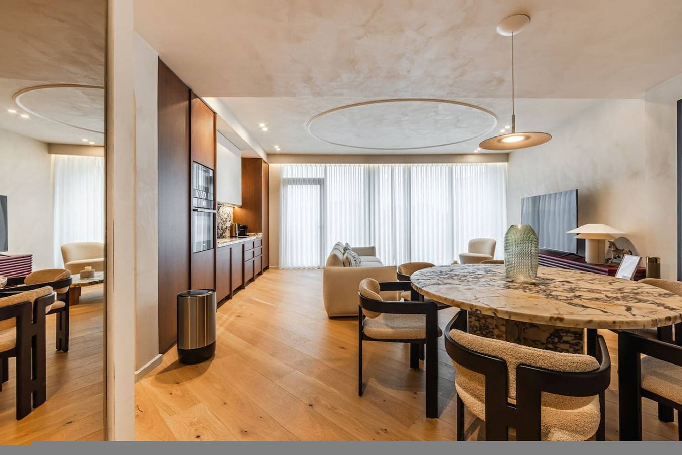 Ganze Wohnung, Lakeside Luxe Apartment in Tiranë, Albanien