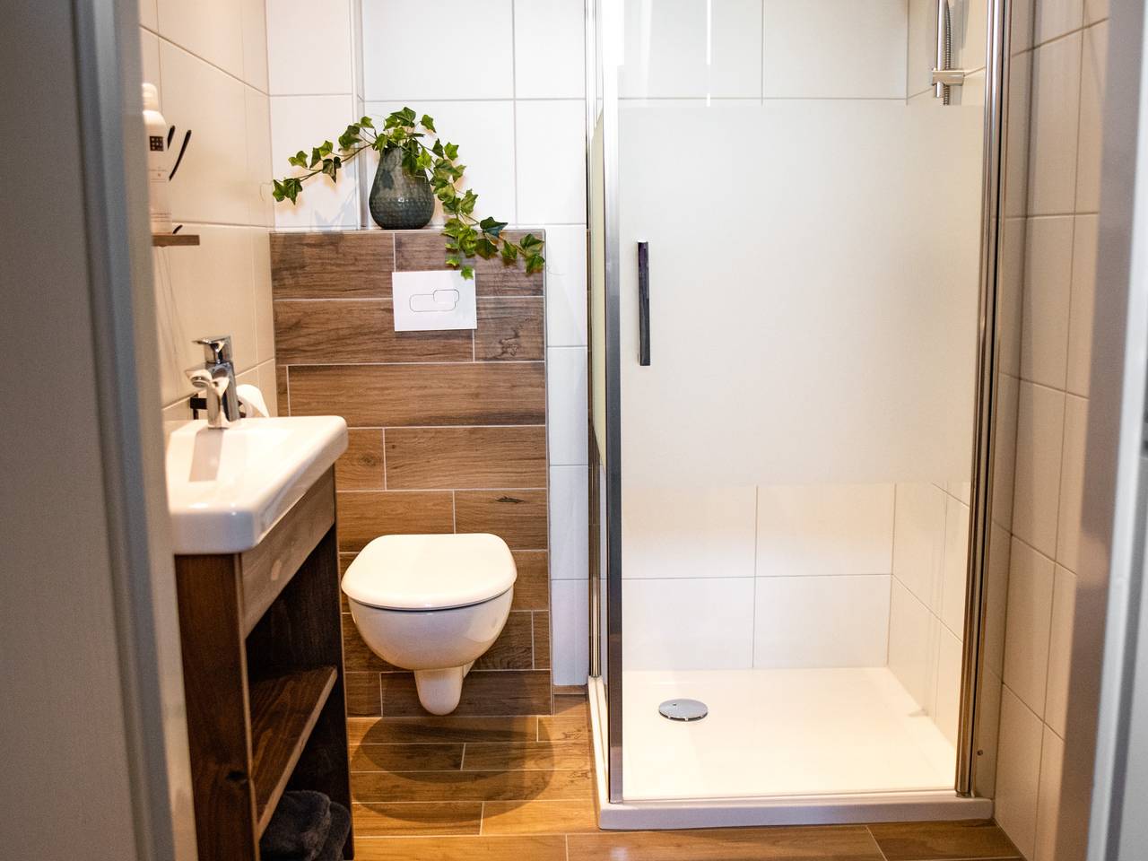 Geheel appartement, Rustig 2-persoons appartement bij water met botanische elementen in Blokzijl in Blokzijl, Nationaal Park Weerribben-Wieden