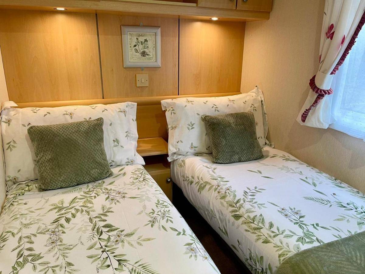 Severnside Boat and Caravan Park Gloucestershire - Caravan 1 in Gloucestershire