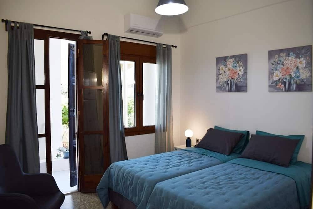 Naos-Sea front vacation rental by Chania center in Chania regione