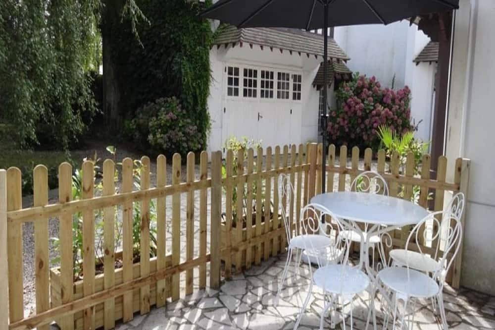Entire apartment, Apartment in Isigny near Cotentin Park in Saint-Benoît-de-l'Aure, Bayeux region