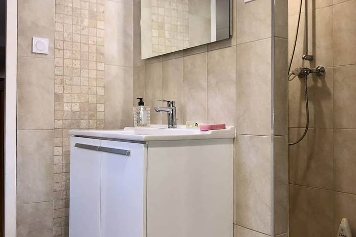 Gîte pour 4 personnes, avec terrasse et jardin à Piolenc - 4