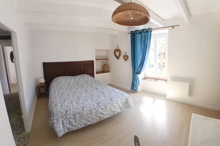 Location de vacances pour 6 personnes, avec jardin, animaux acceptés à Saint-Sornin-la-Marche