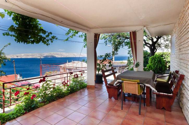 Ferienwohnung für 4 Personen, mit Terrasse und Garten in Kvarner Bucht