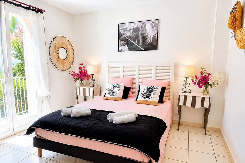 Villa Philia , Golfe St Tropez-climatisée-piscine privée chauffée-proche plages in Cavalaire-sur-Mer, Côte méditerranéenne (France)