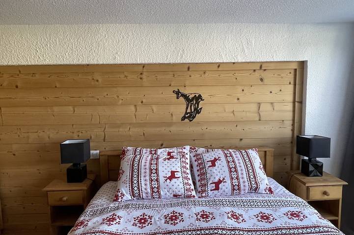 Gîte pour 6 personnes, avec Piscine à Praz de Lys - 2
