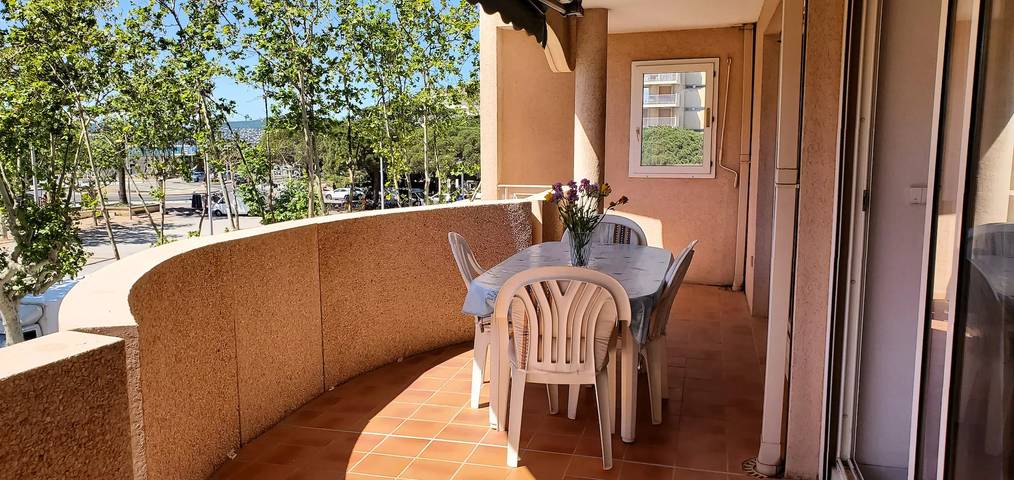 Gîte pour 6 personnes, avec balcon dans Plage Republique Frejus - 2
