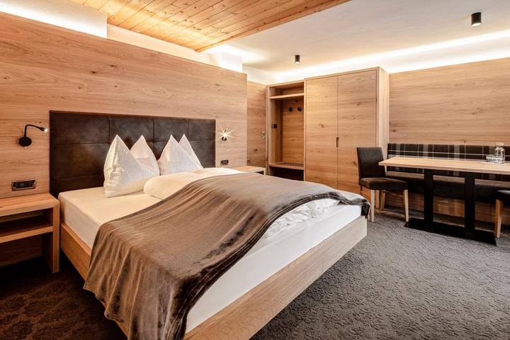 Chambre d’hôte pour 3 personnes, avec Jardin et Vue à Wolkenstein - 3