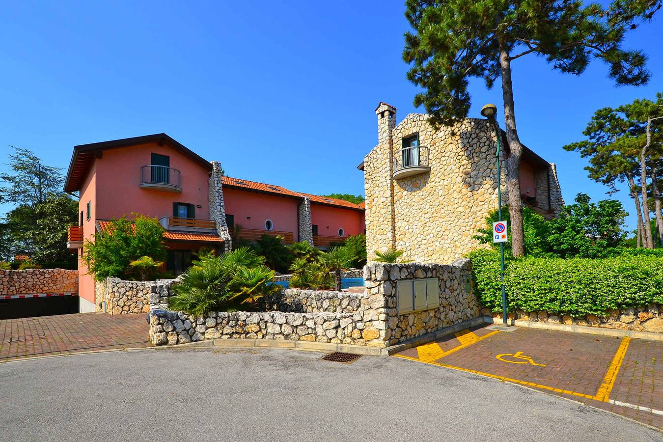 Villa mit Klimaanlage, Pool, Terrasse und Garten  in Lignano Sabbiadoro, Udine Provinz