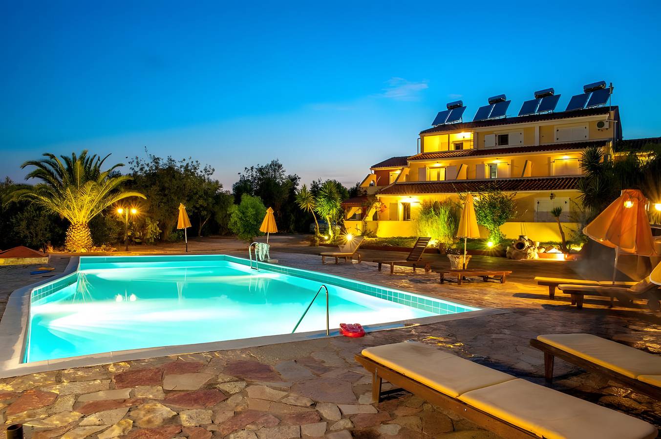 Ganzes Studio, Ferienhaus 'Pegasus – Meerblick Erdgeschoss 1' mit Gemeinschaftspool, Wlan und Klimaanlage in Karavados, Kefalonia