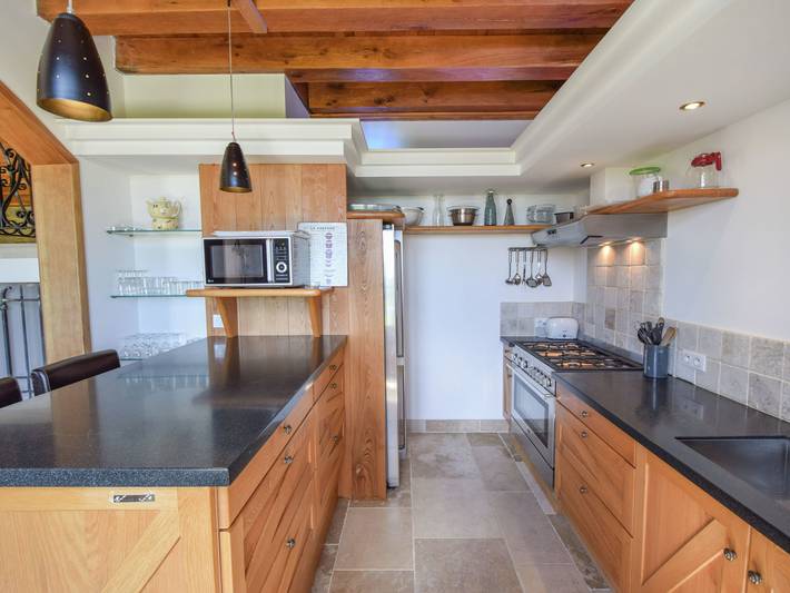 Villa pour 12 personnes, avec piscine ainsi que terrasse et jardin, animaux acceptés en Dordogne - 3