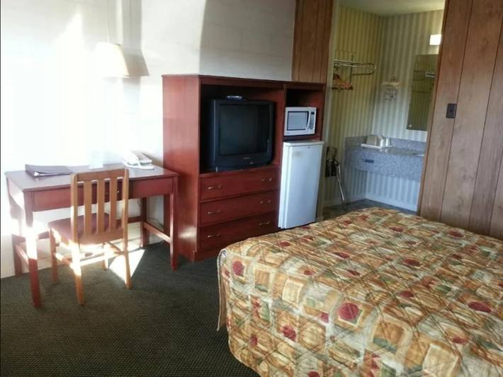 Entire apartment, Full Bed|Smoking|Natural Bridge in Natural Bridge