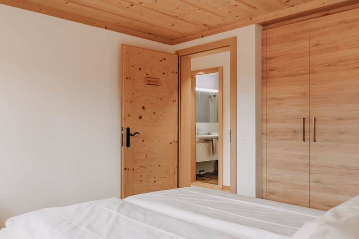 Ganze Wohnung, Giferblick Appartement/Fewo, Dusche und Bad, Wc 6-Bettwohnung in Gstaad, Saanen