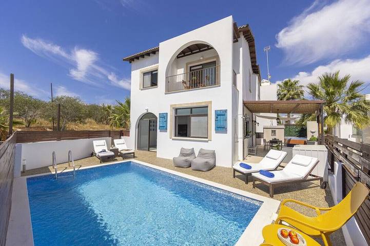 Holiday rental for 8 people, with garden, with pets in Protaras