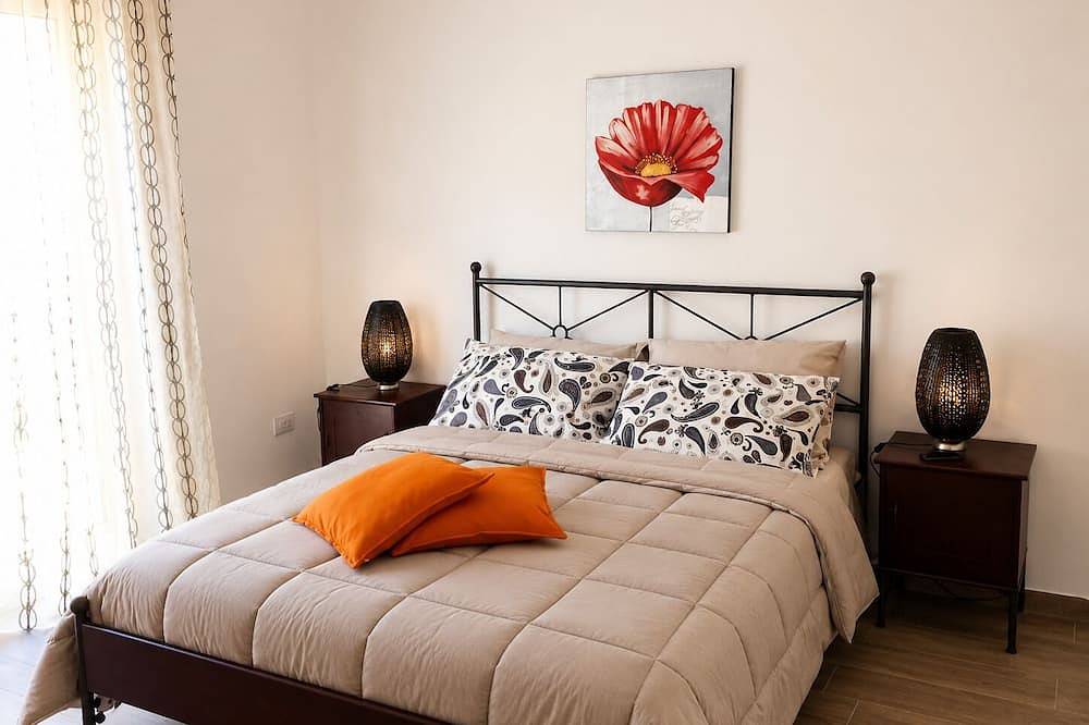 Appartamento intero, Marina Holiday Home: casa fronte mare a Pizzo, a 10 m dalla spiaggia in Pizzo, Provincia di Vibo Valentia