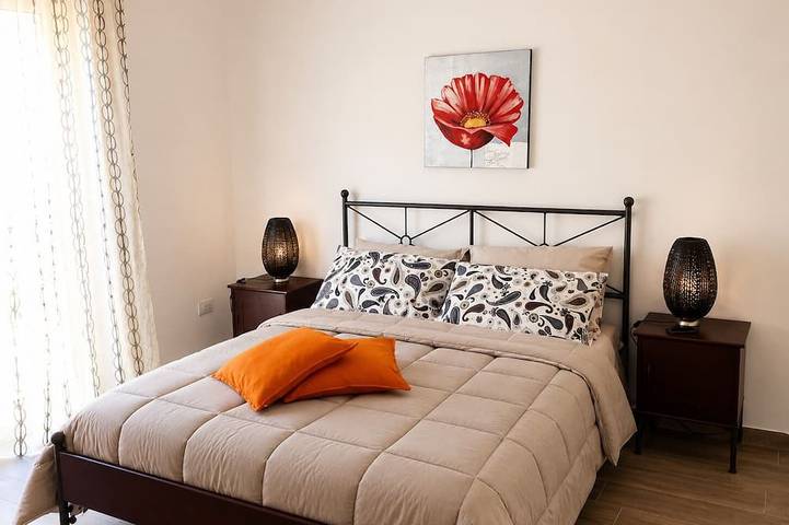 Appartamento intero, Marina Holiday Home: casa fronte mare a Pizzo, a 10 m dalla spiaggia in Pizzo, Provincia di Vibo Valentia