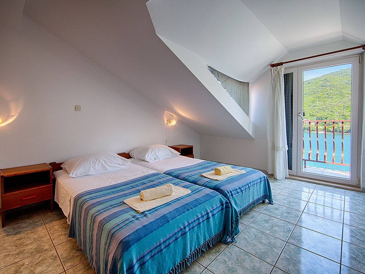 Ganze Wohnung, Apartments Malo Lago - One-Bedroom Apartment with Balcony and Sea View - Attic (Apartment 1) in Dubrovnik-Neretva