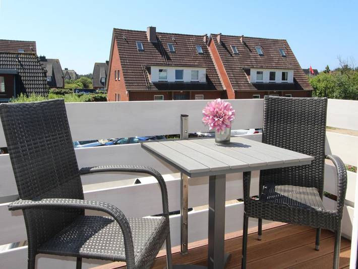 Ganze Wohnung, 2-Zimmer-Ferienwohnung im geschmackvollen Beachhouse-Look über zwei Etagen in Nordfriesische Inseln (Schleswig-Holstein) (Schleswig-Holstein), Wenningstedt
