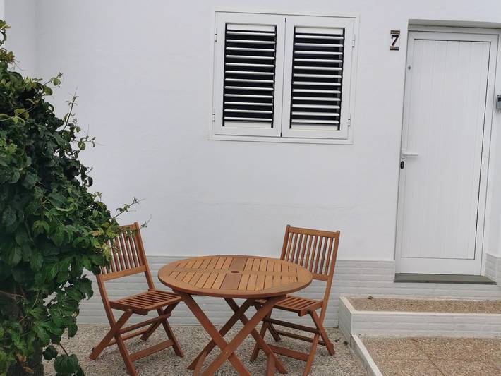 Ferienwohnung für 2 Personen, mit Terrasse und Pool sowie Garten - 1