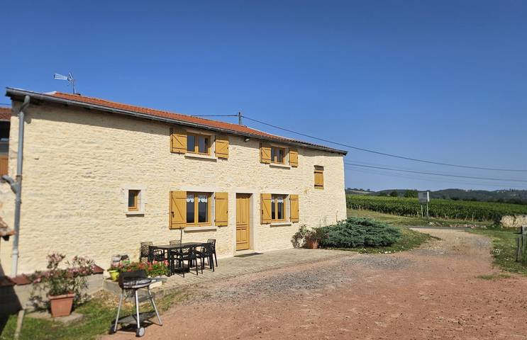 Gîte pour 4 personnes, avec Terrasse à Morancé