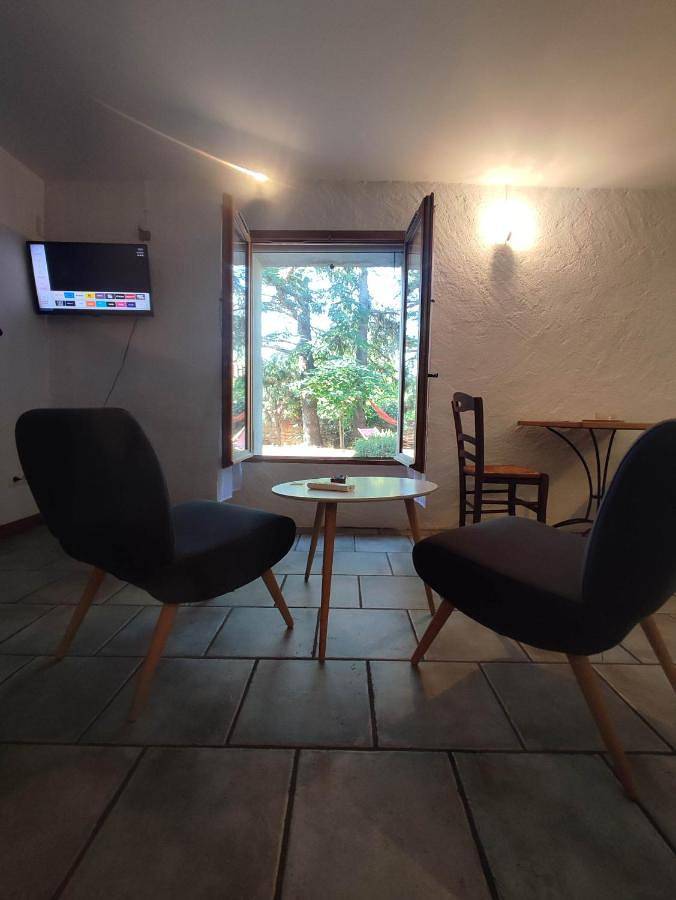 Gîte pour 2 personnes, avec jardin et vue, animaux acceptés à Cucugnan - 2