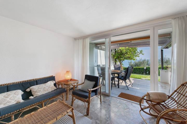 Vakantiehuis voor 4 personen, with Balkon and Tuin as well as Uitzicht op het meer in Moniga del Garda