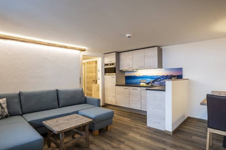 Ferienwohnung für 2 Personen, mit Balkon und Whirlpool sowie Garten und Sauna in Oberstdorf