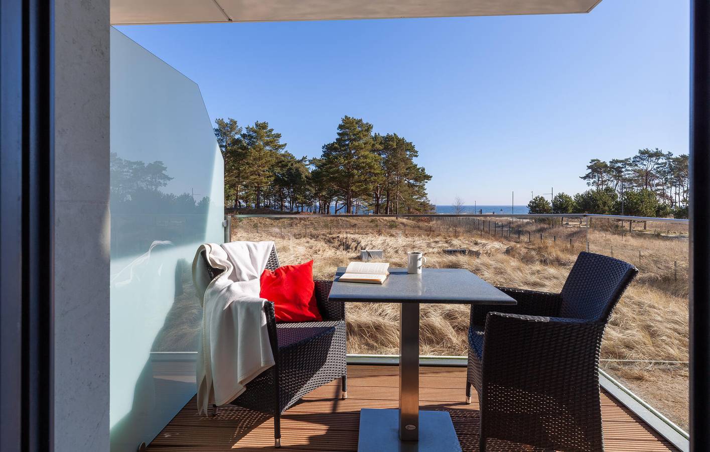 Geheel vakantieappartement, Bliss aan het strand - Modern appartement met terras & TV (500m van Strand Binz) in Strand Prora, Binz