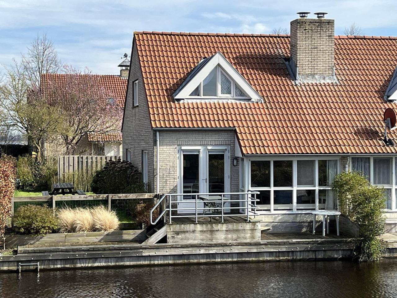 Droomvilla Vakantiehuizen — Watervilla de Karekiet - 136 in IJsselmeer