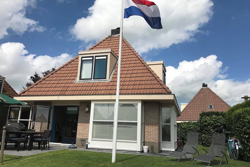 Vakantiehuis met Steiger aan Water: Recent Ingericht, Nieuwe Siematic Keuken in Woudsend, Ijsselmeer