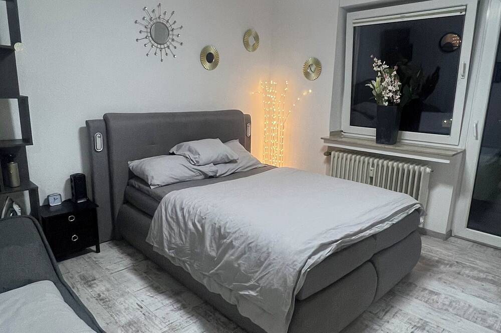 Geheel appartement, 75m2 apartment with balcony in the heart of the city of Aachen in Aken, Rijnland