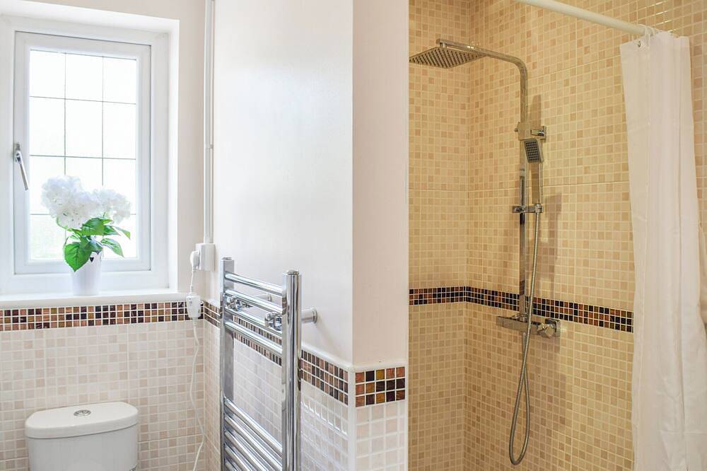 1 bedroom accommodation in Almondbury, near Huddersfield in Huddersfield, West Yorkshire